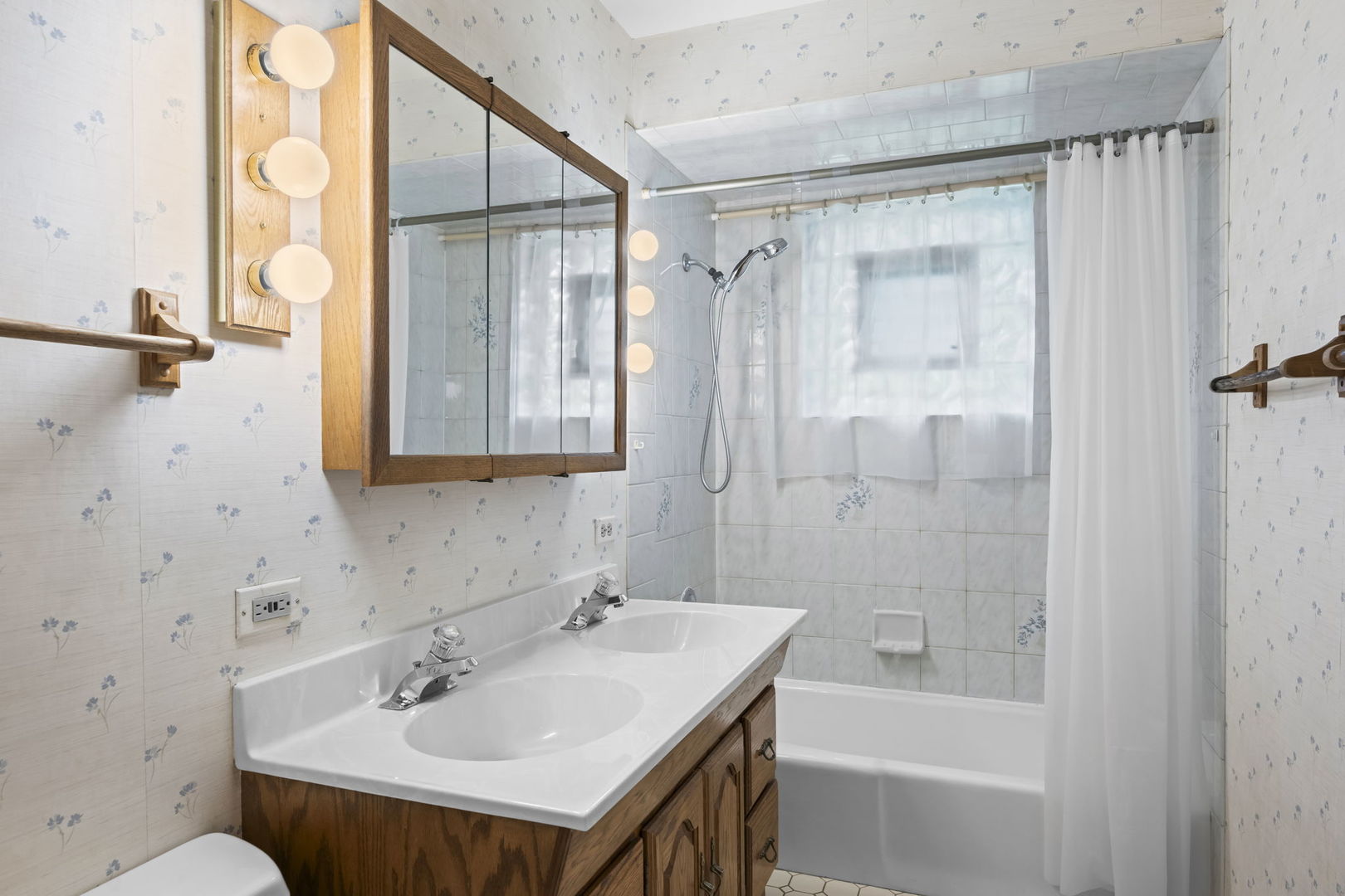 1706 E Euclid Avenue Property Photo 10