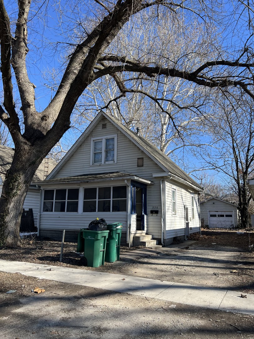 220 S David Street Property Photo 1