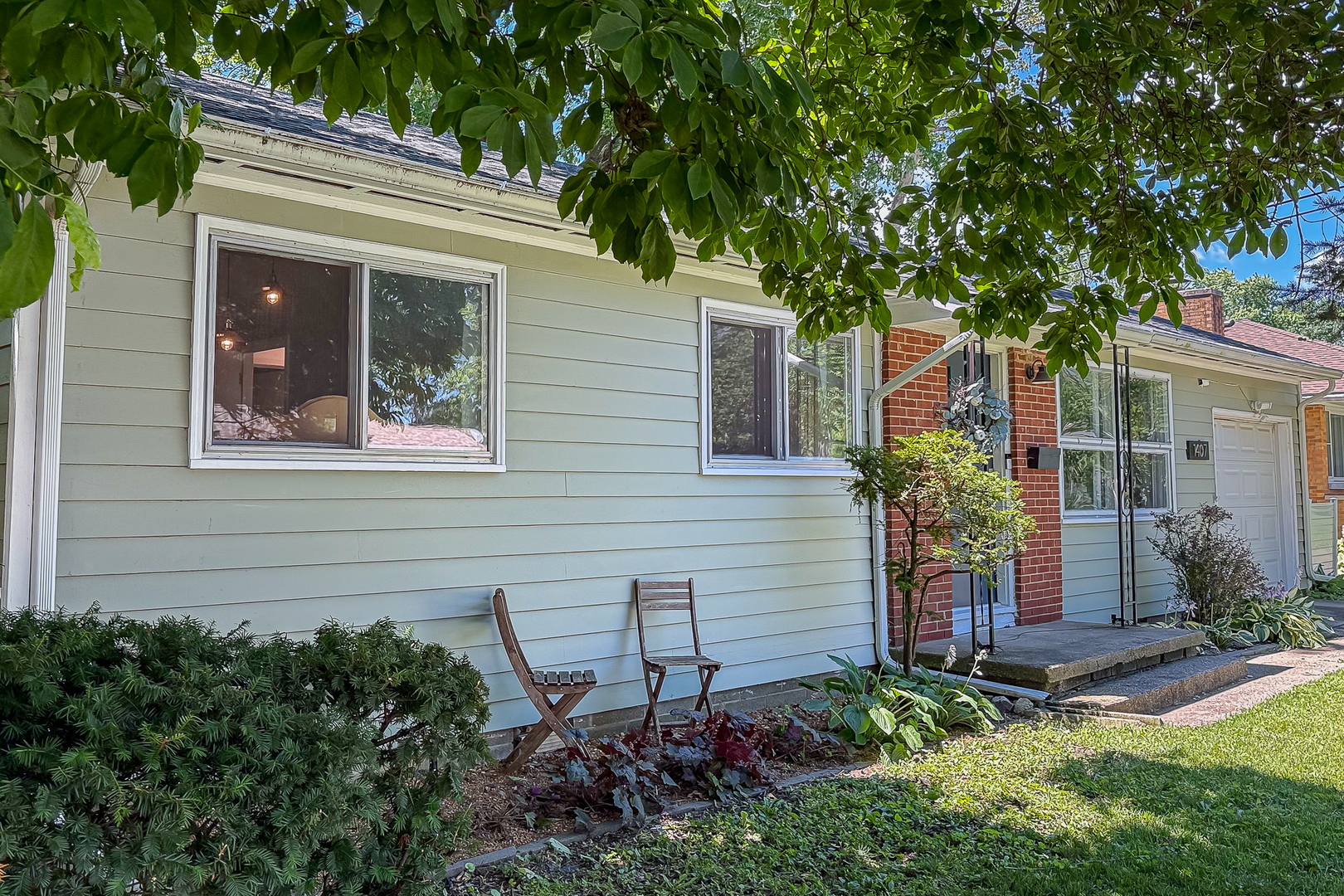 1407 E Fairlawn Drive Property Photo 3