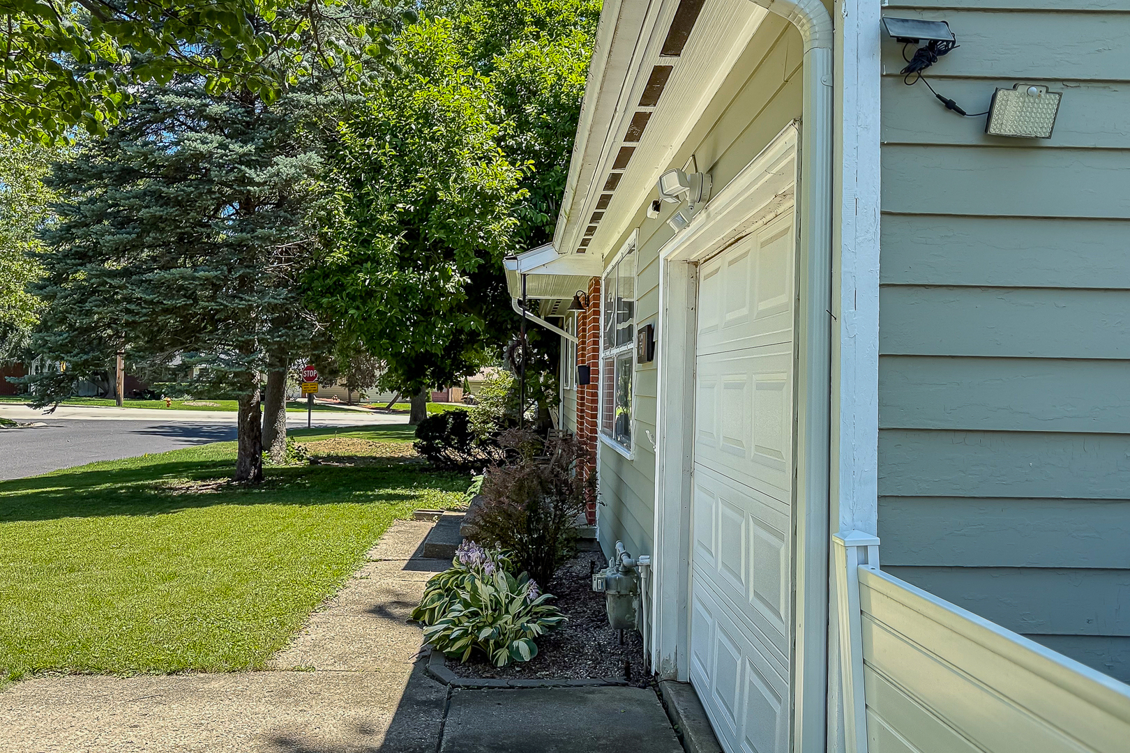 1407 E Fairlawn Drive Property Photo 4