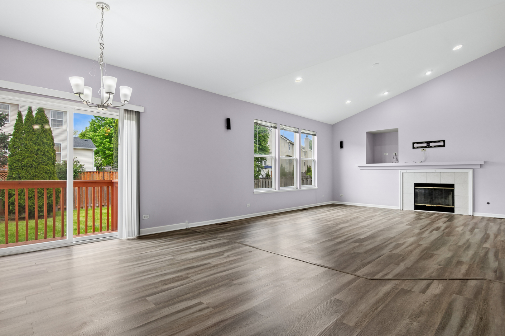6084 Russell Drive Property Photo 6