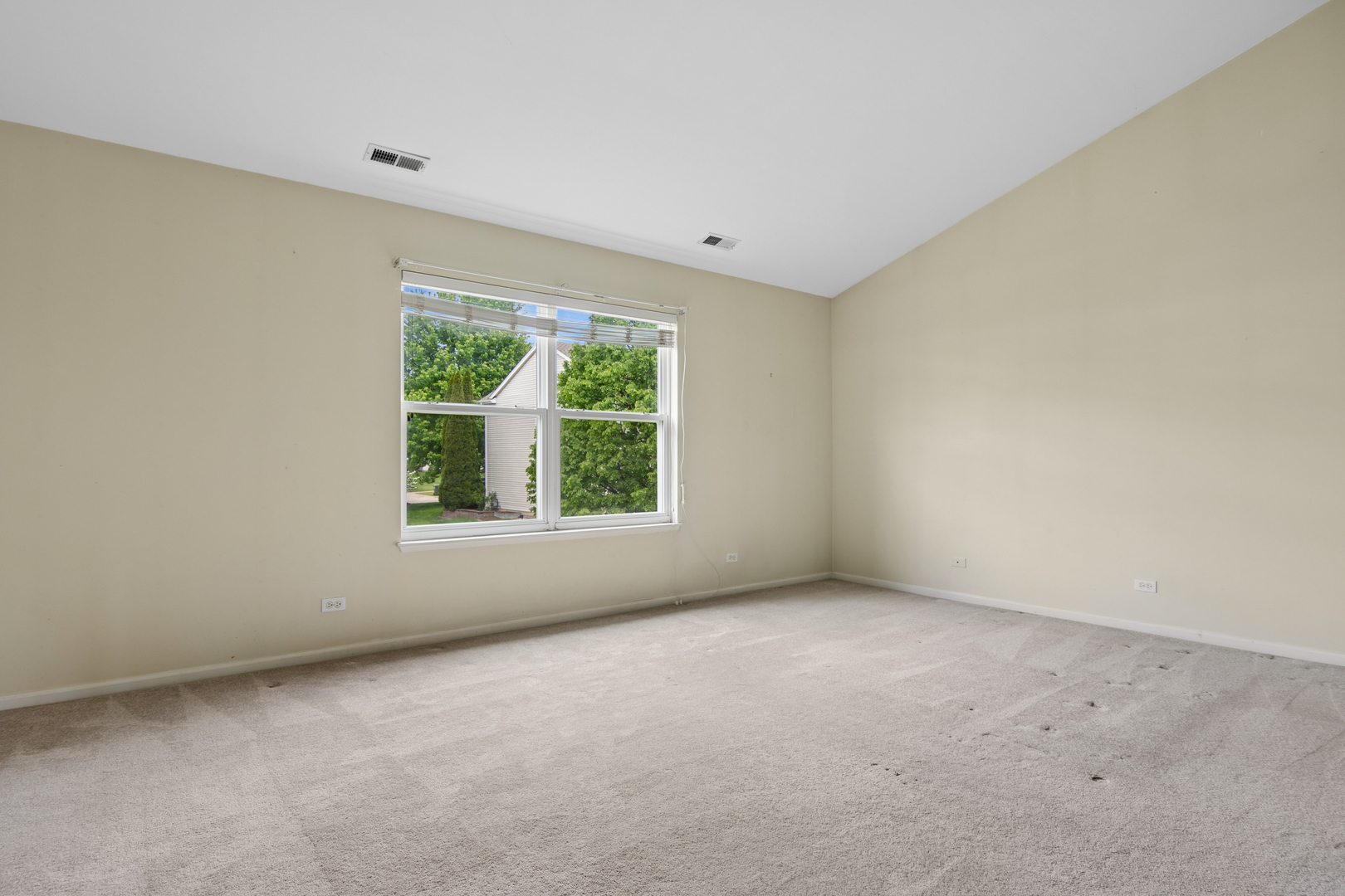 6084 Russell Drive Property Photo 14
