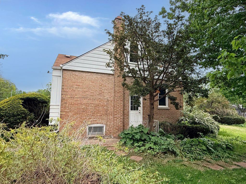 3865 216th Place Property Photo 4