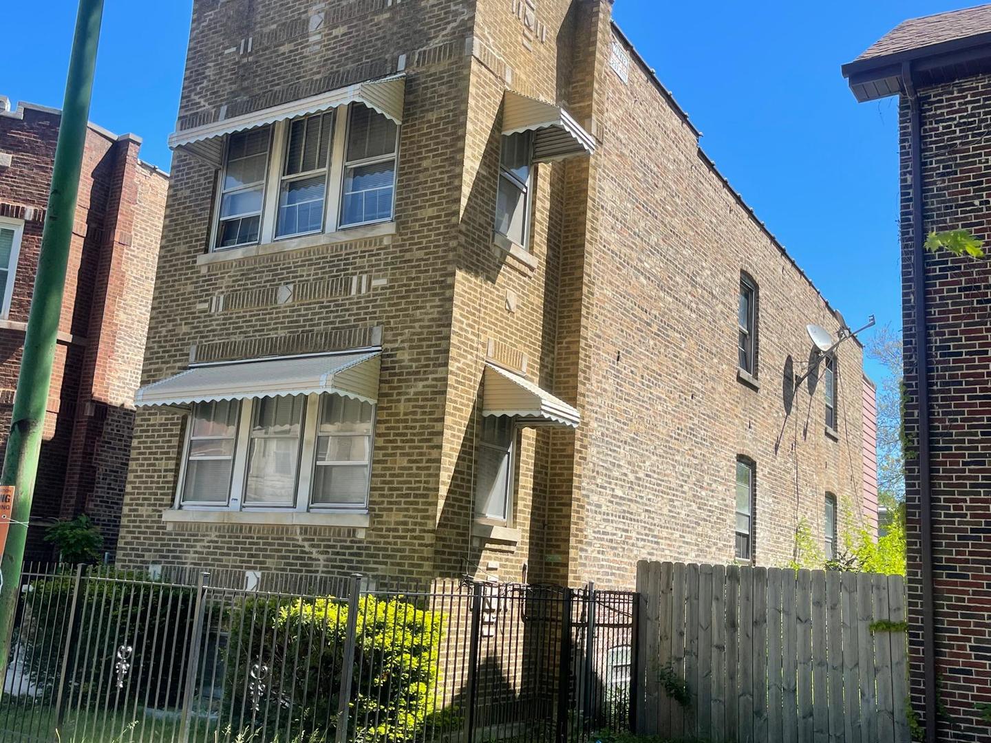 6451 S Vernon Avenue Property Photo 2