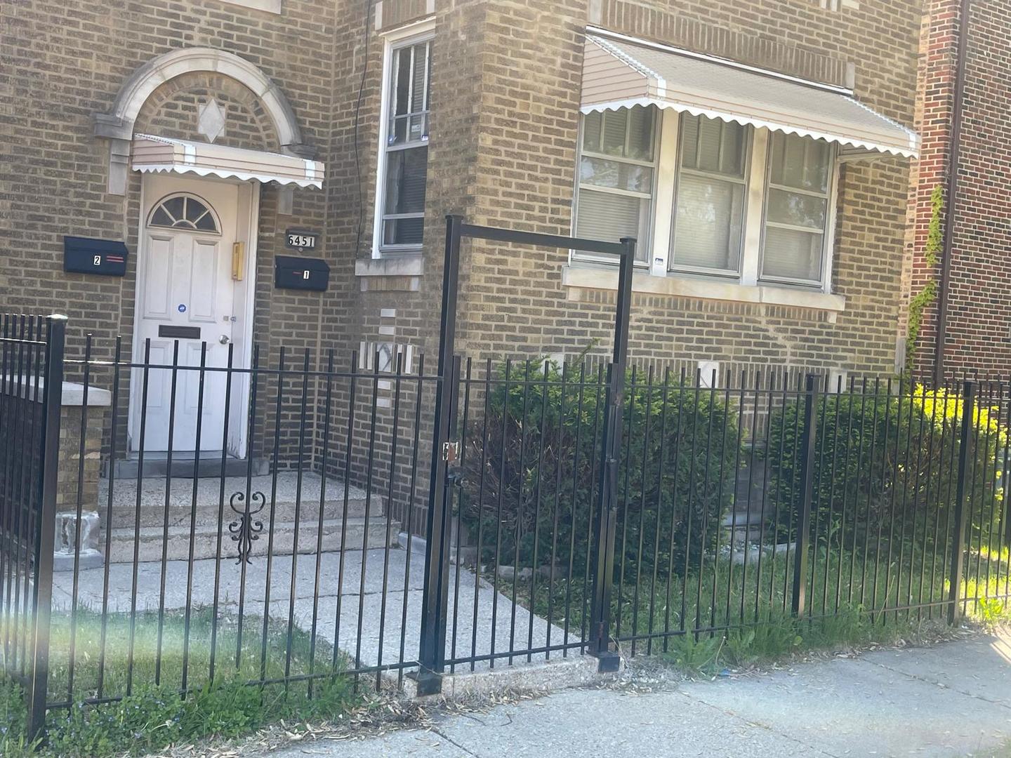 6451 S Vernon Avenue Property Photo 4