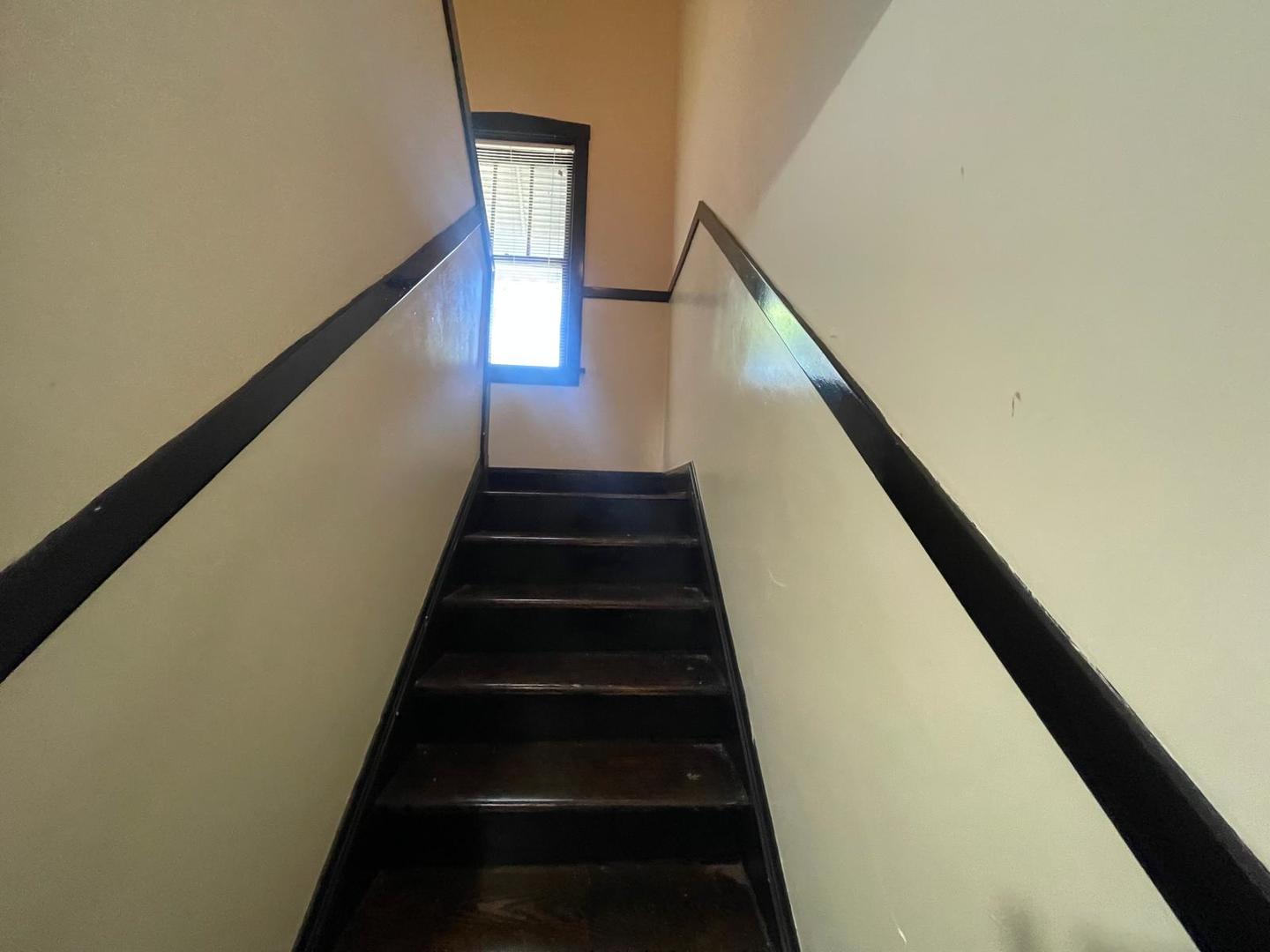 6451 S Vernon Avenue Property Photo 7
