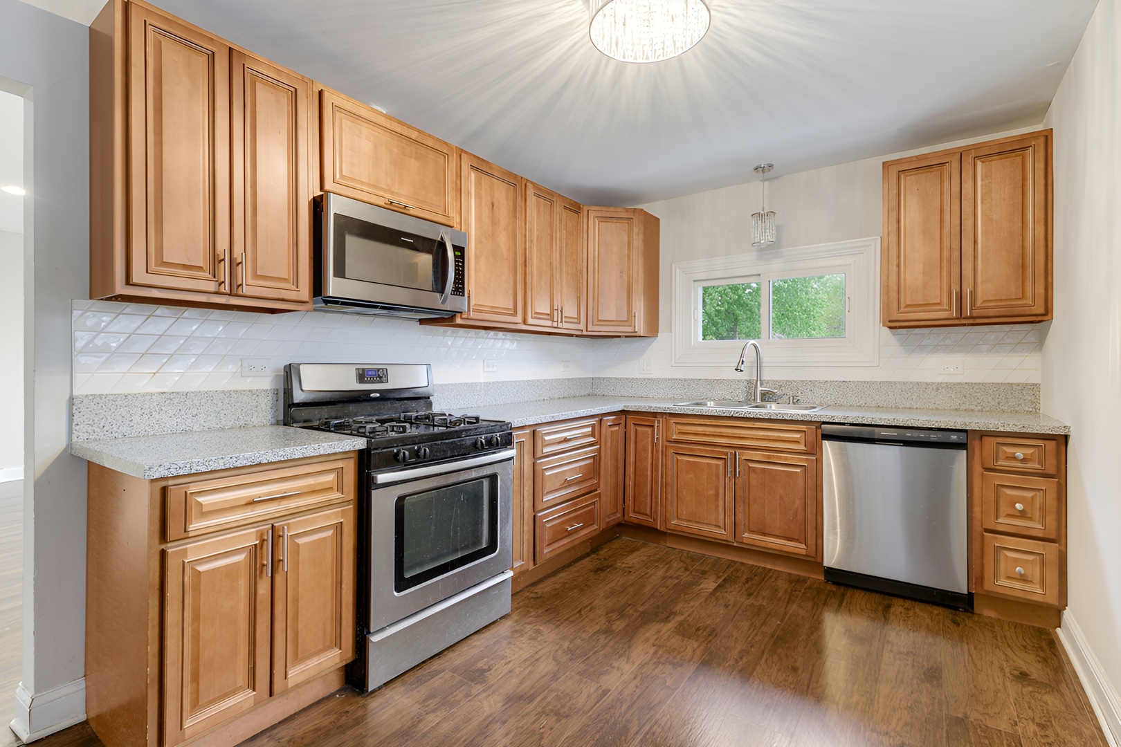 16329 Hermitage Avenue Property Photo 7