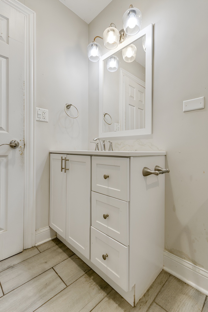 16329 Hermitage Avenue Property Photo 15