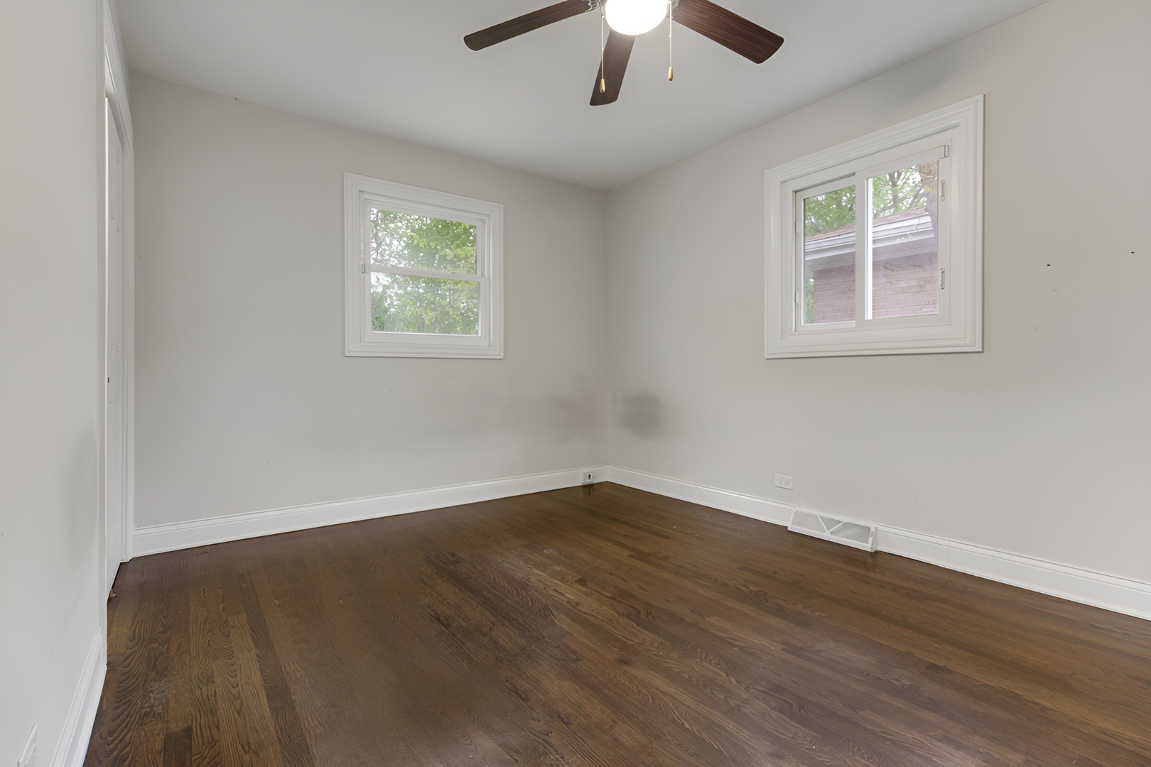 16329 Hermitage Avenue Property Photo 18