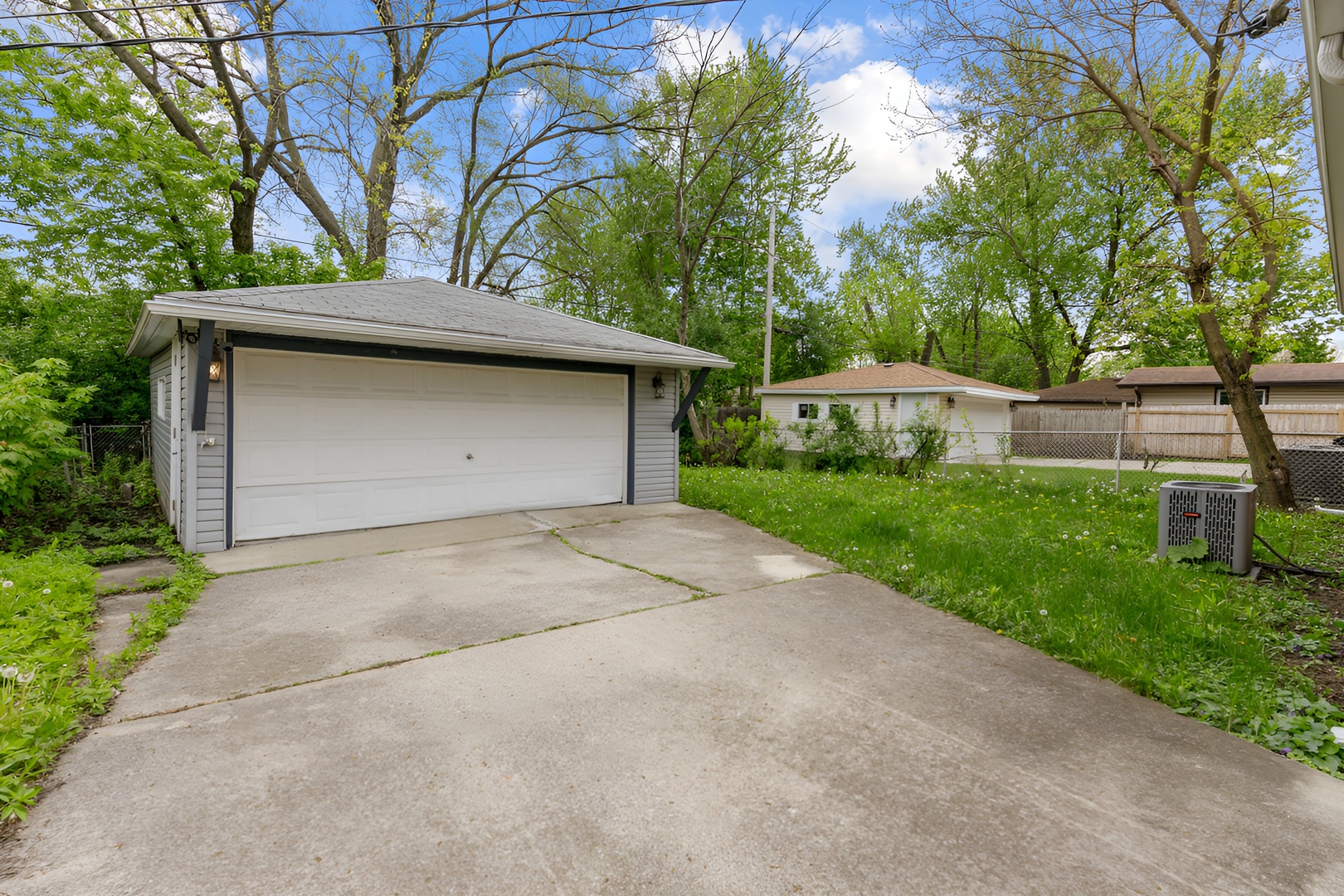 16329 Hermitage Avenue Property Photo 20