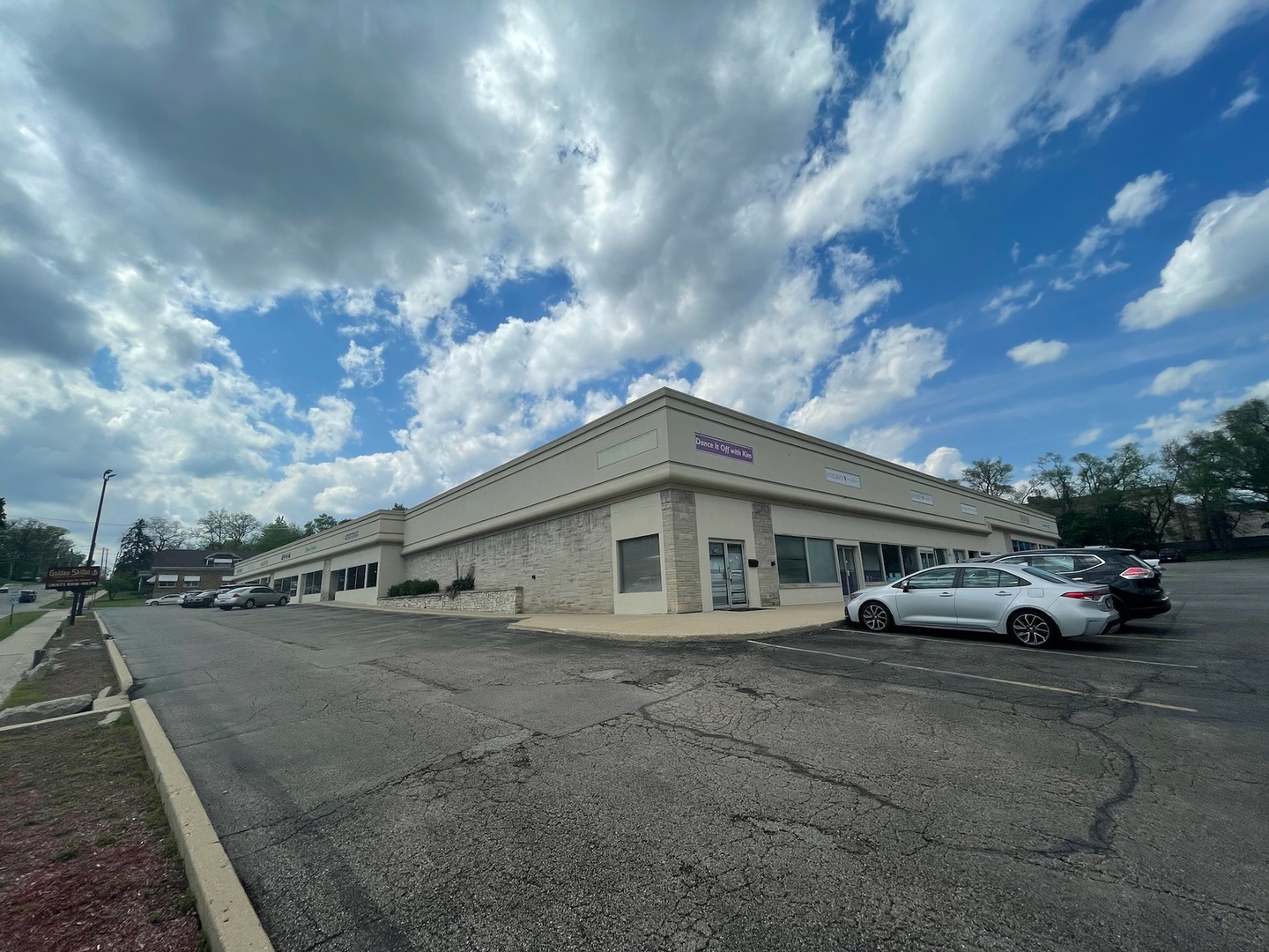 734 W Chicago Street Property Photo 2