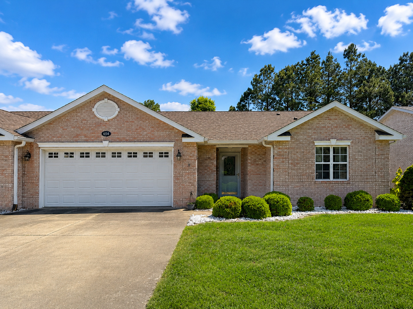 654 Lake Harbor Drive Property Photo 1
