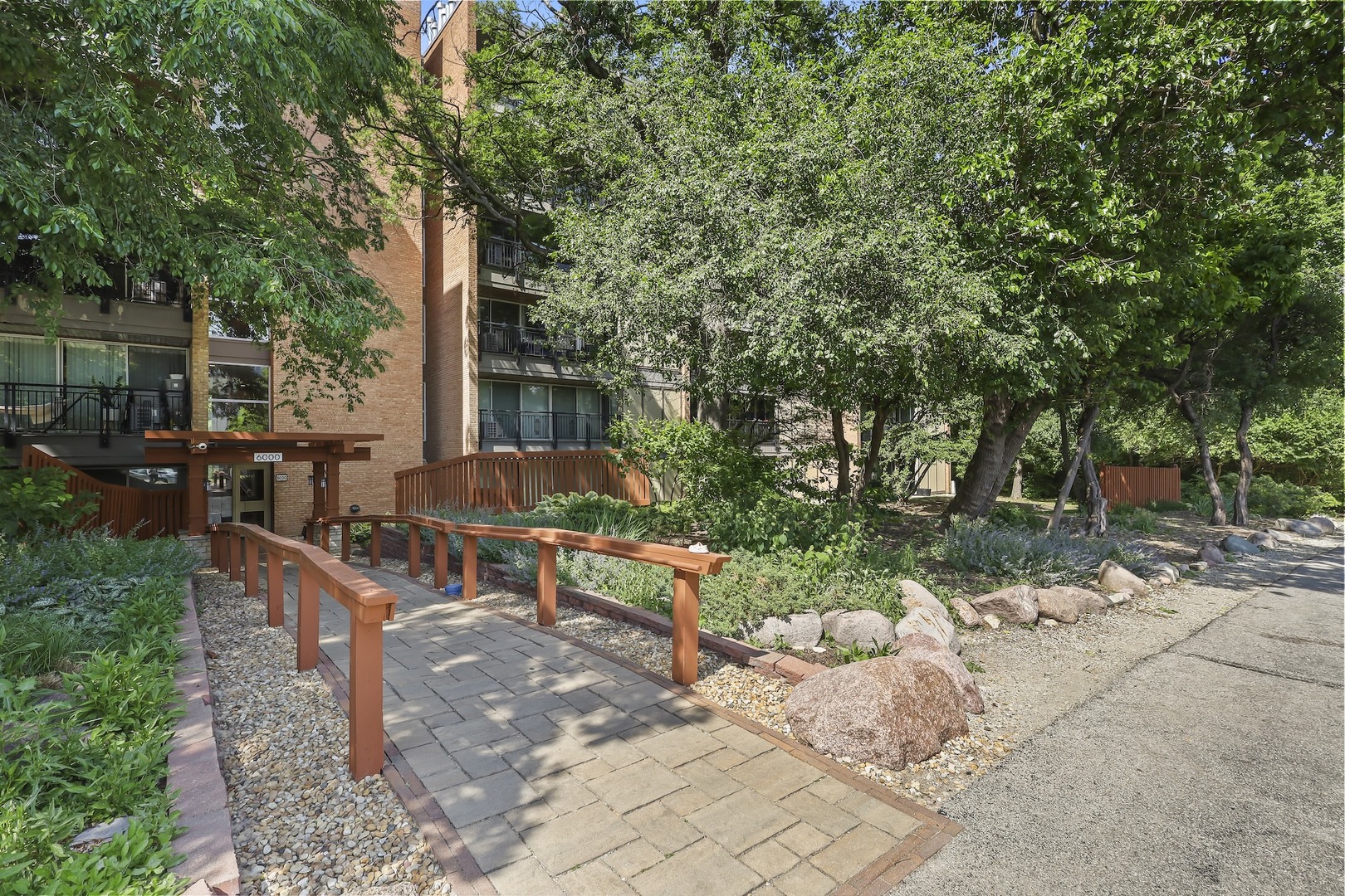 6000 Oakwood Drive 3H Property Photo 1