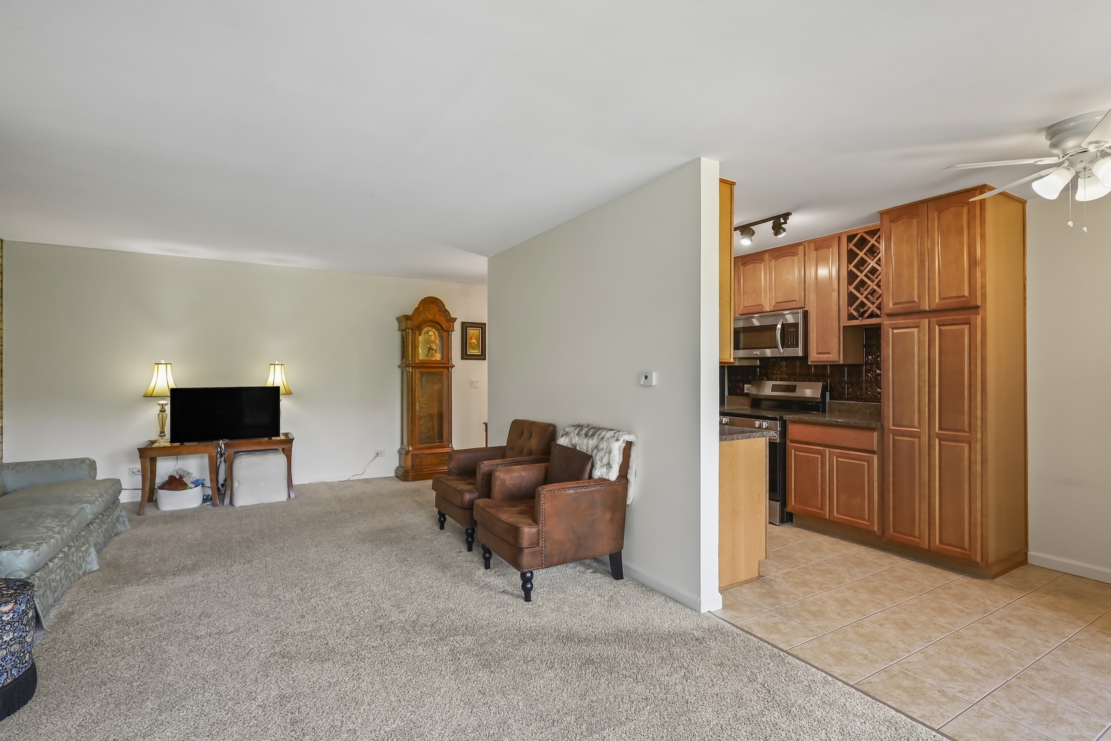 6000 Oakwood Drive 3h Property Photo 7