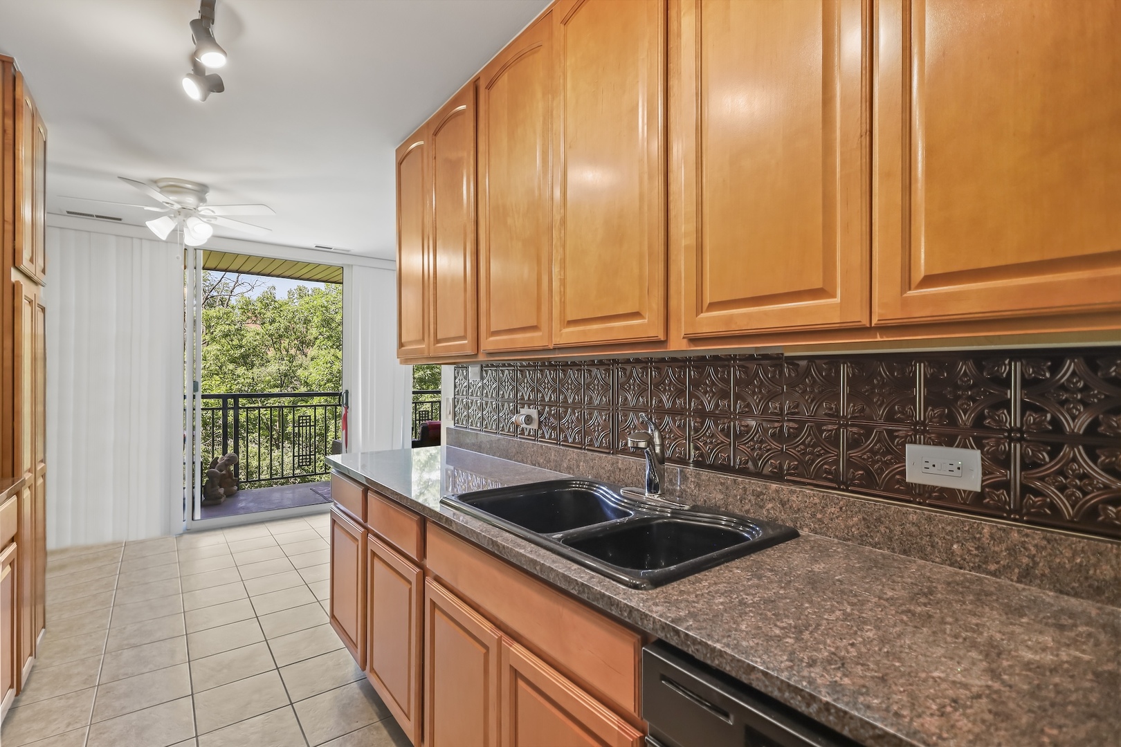 6000 Oakwood Drive 3h Property Photo 10