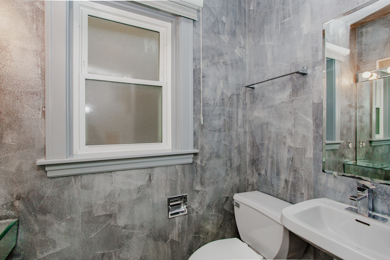 6636 N Talman Avenue Property Photo 14