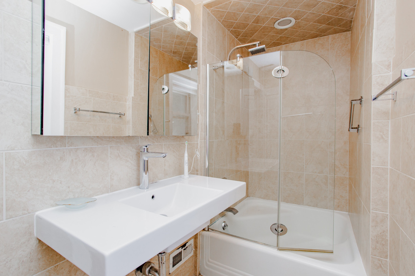 6636 N Talman Avenue Property Photo 26