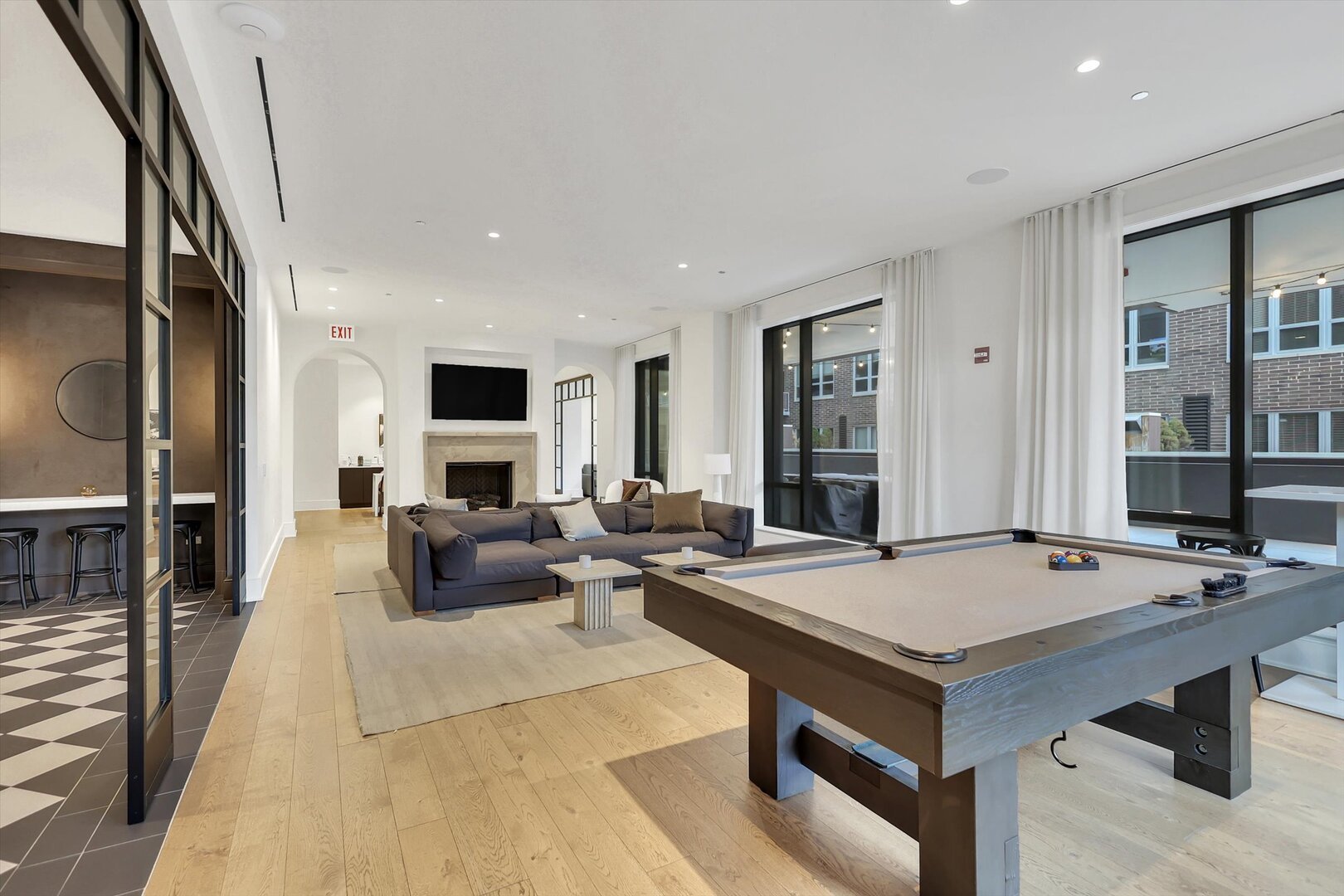 21 N May Street 501 Property Photo 76