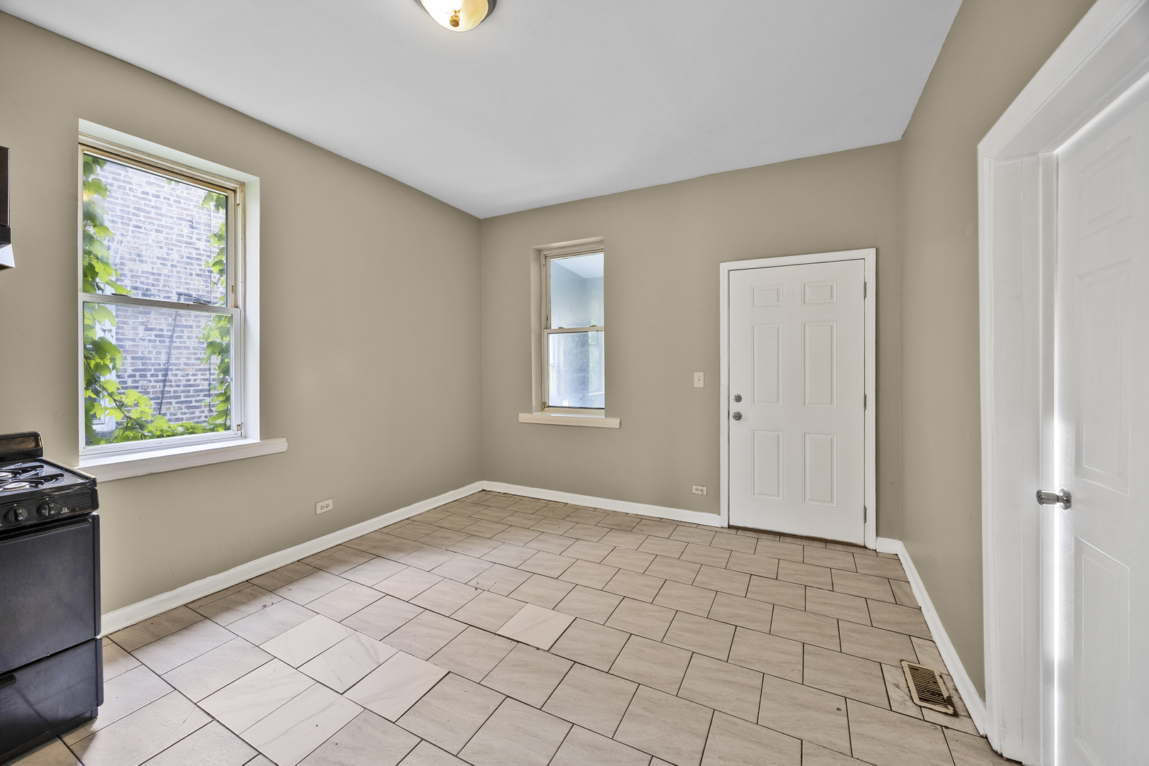 35 W 109th Street Property Photo 10