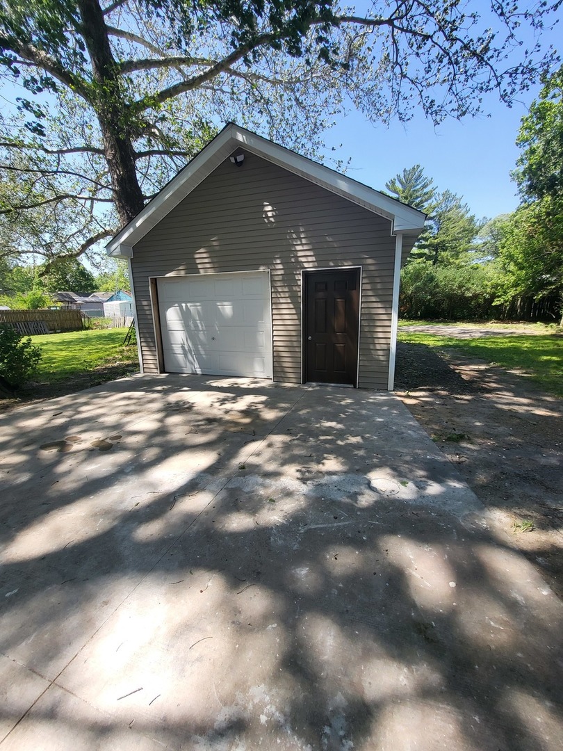 1406 S Bloomington Street Property Photo 4