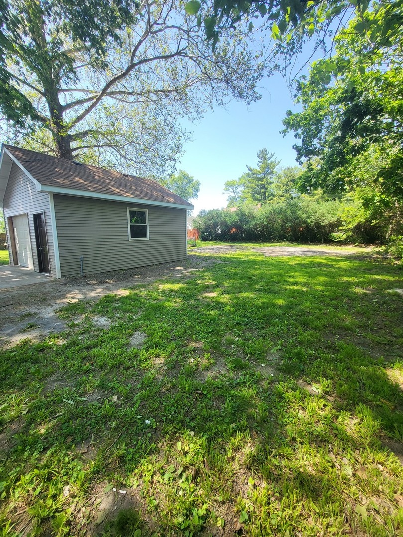 1406 S Bloomington Street Property Photo 5