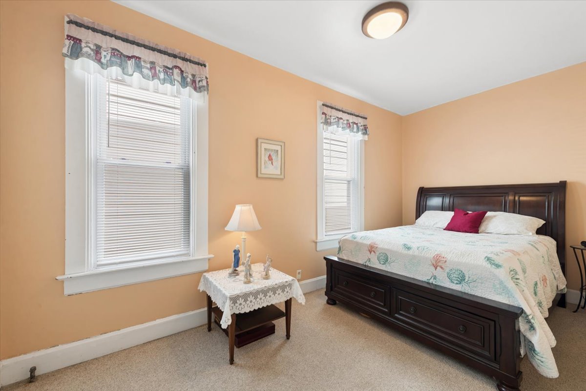 4924 N Seeley Avenue Property Photo 16