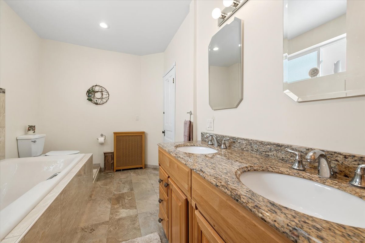 4924 N Seeley Avenue Property Photo 19