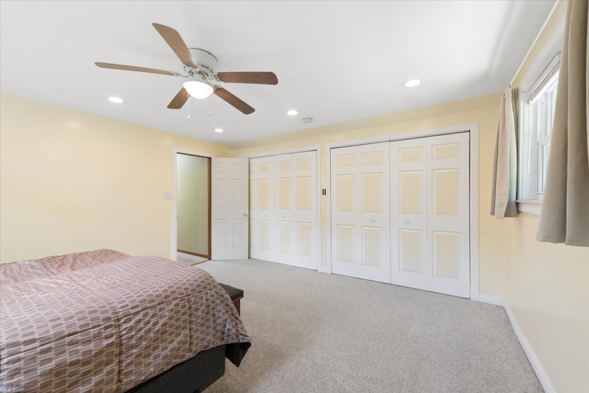 4924 N Seeley Avenue Property Photo 25