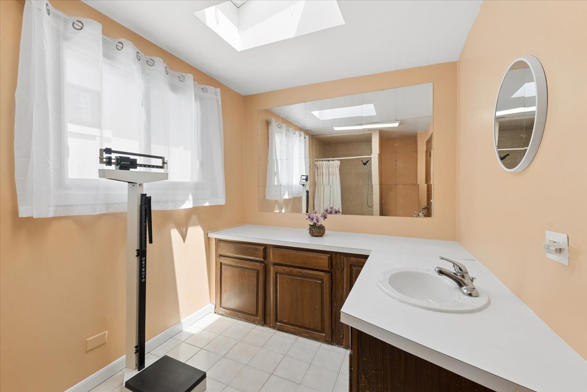 4924 N Seeley Avenue Property Photo 30