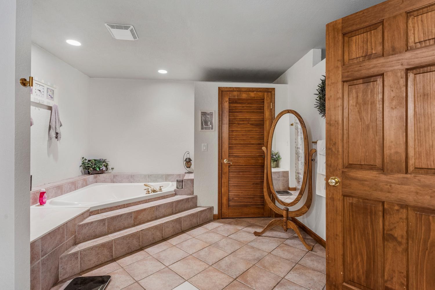 12317 N 1100 East Road Property Photo 27