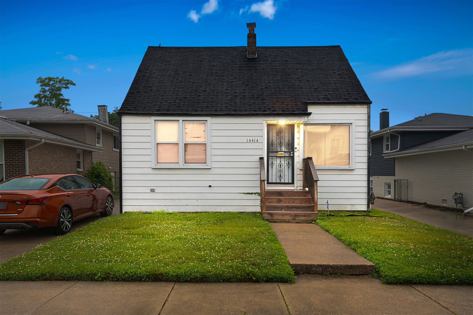 14414 Drexel Avenue Property Photo 1