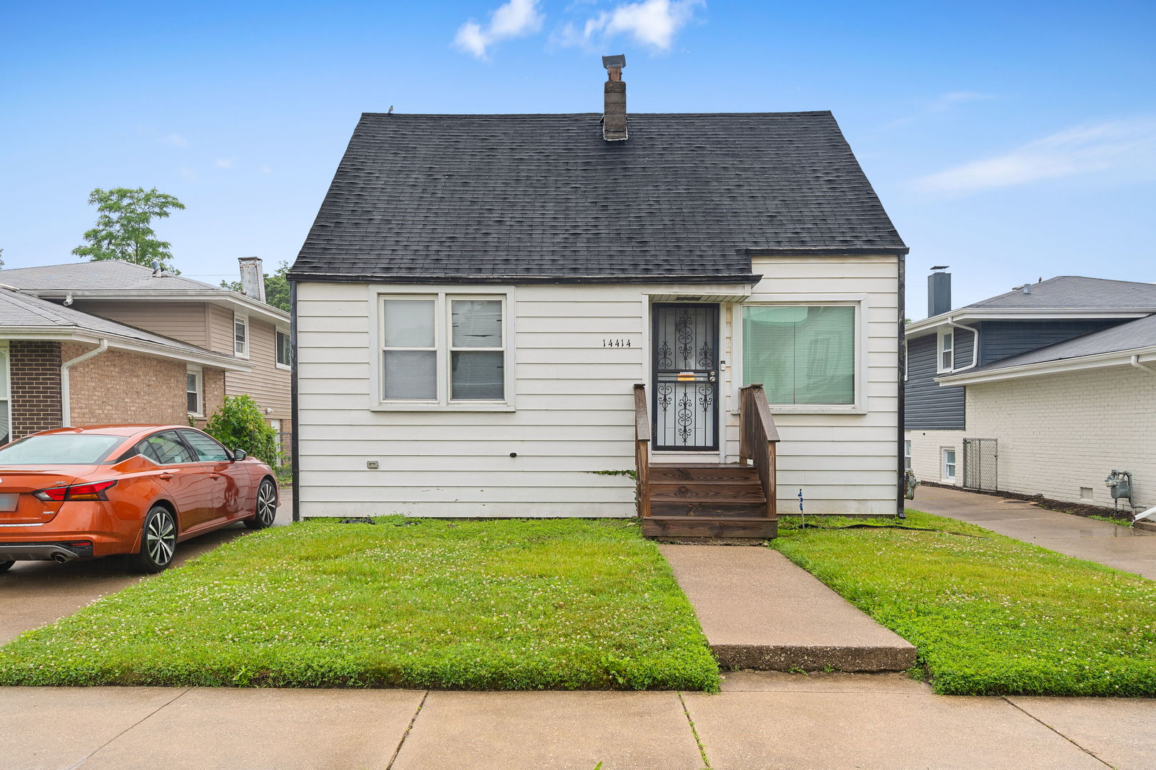 14414 Drexel Avenue Property Photo 2
