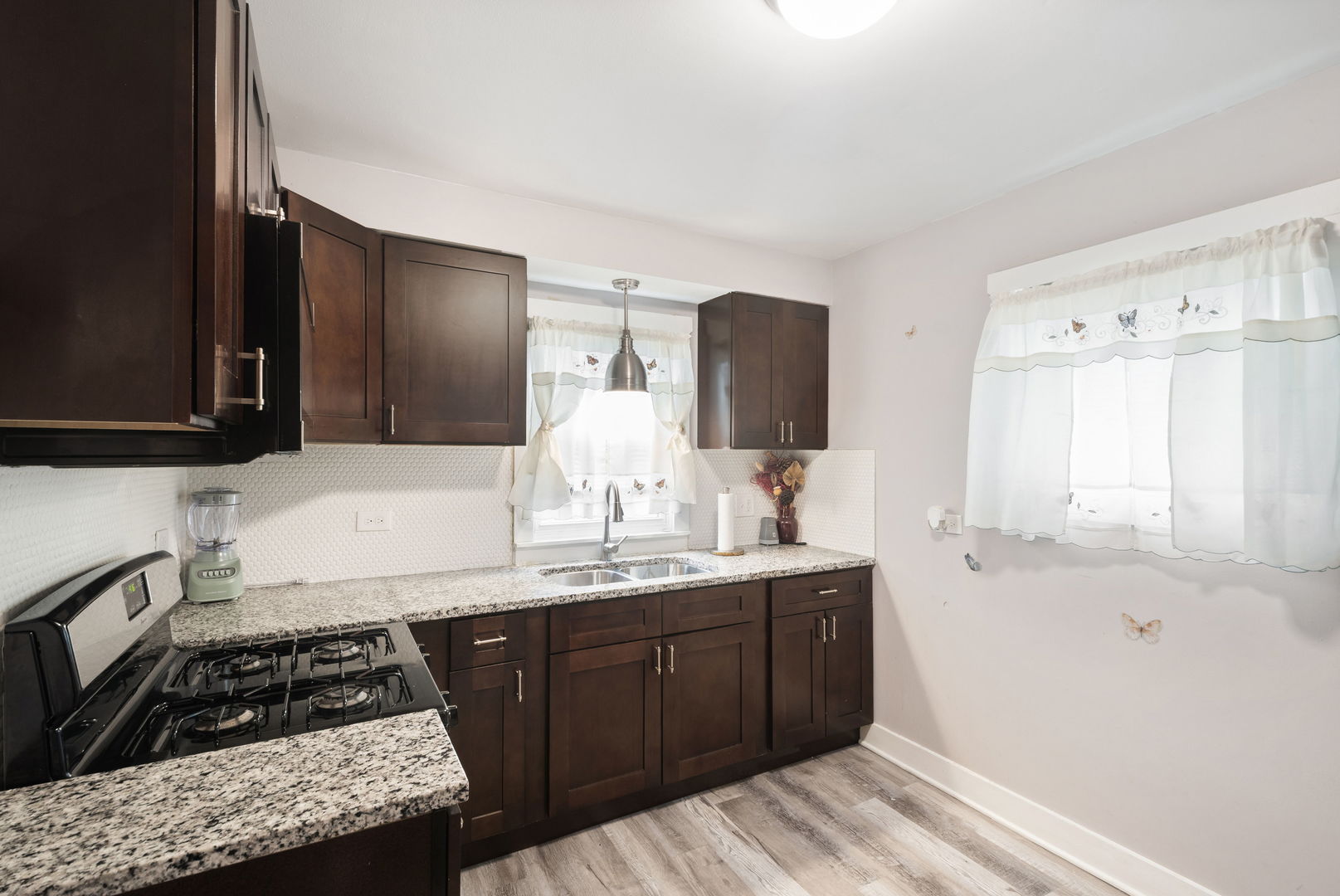 14414 Drexel Avenue Property Photo 6