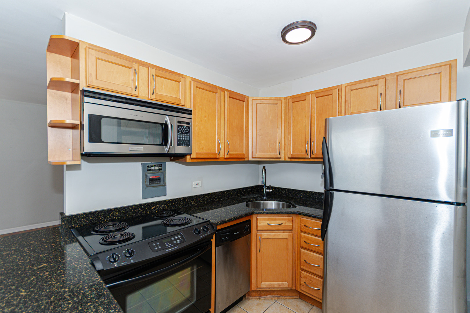 3420 N Lake Shore Drive 4k Property Photo 2