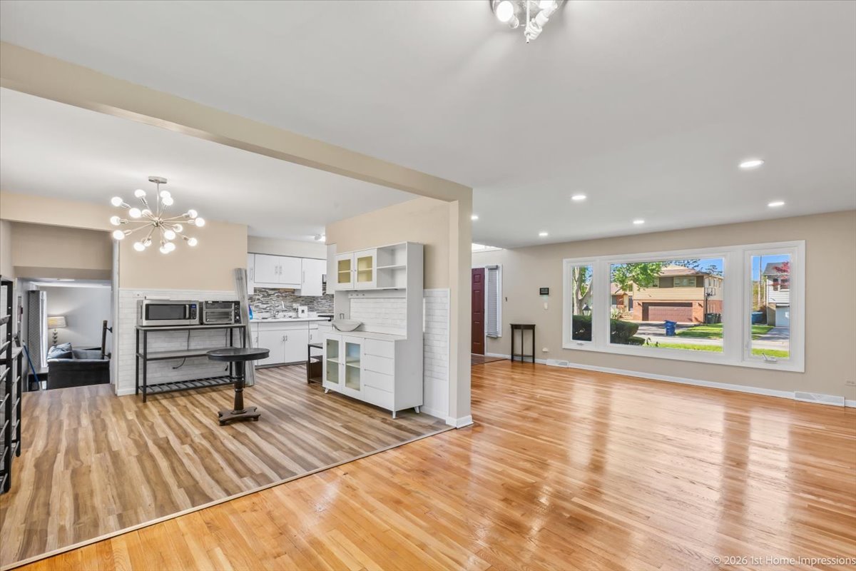 18847 May Avenue Property Photo 4