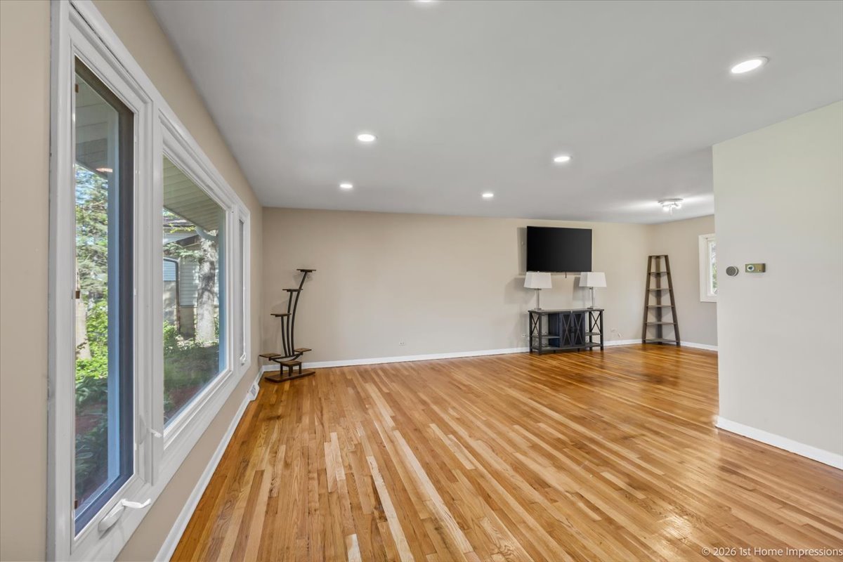 18847 May Avenue Property Photo 7