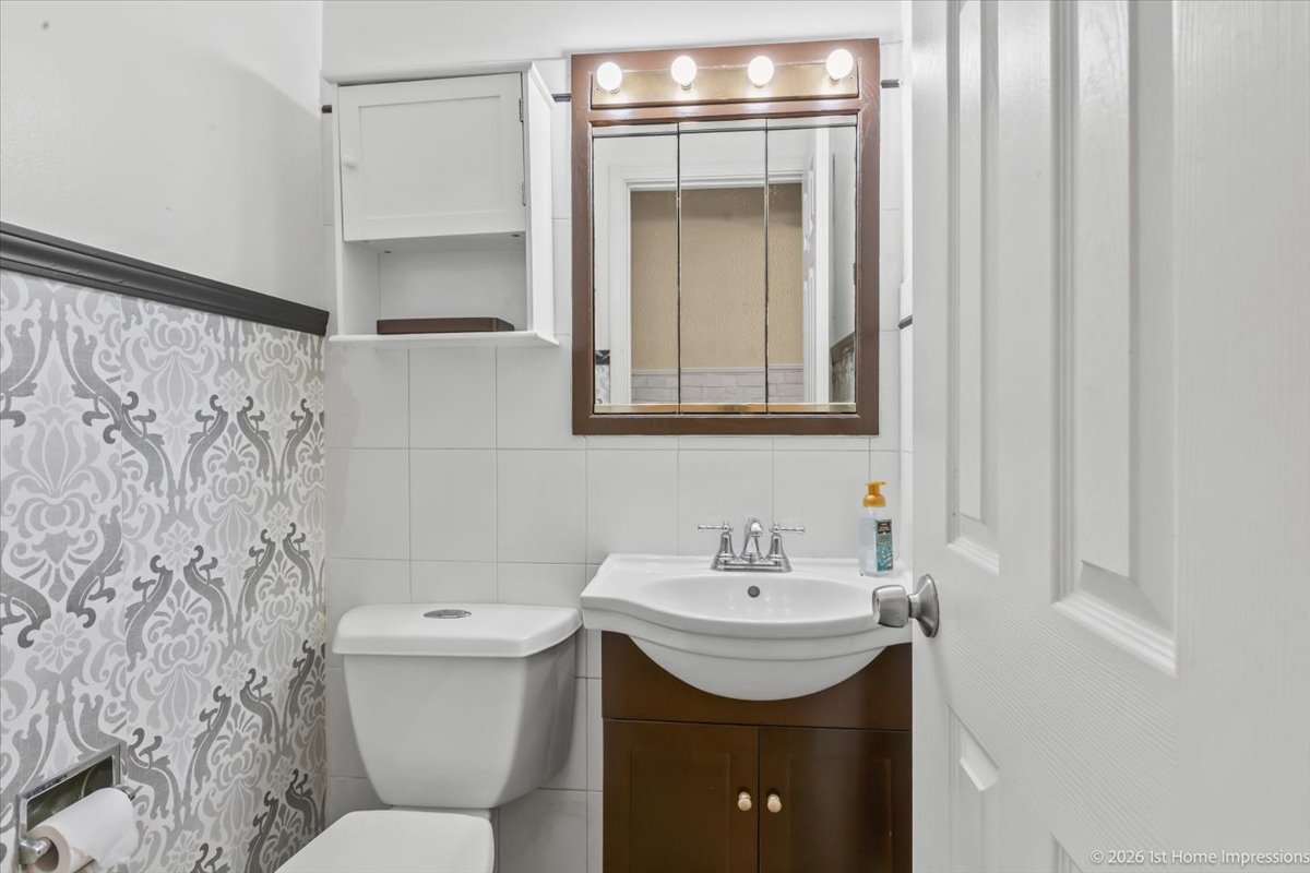 18847 May Avenue Property Photo 13