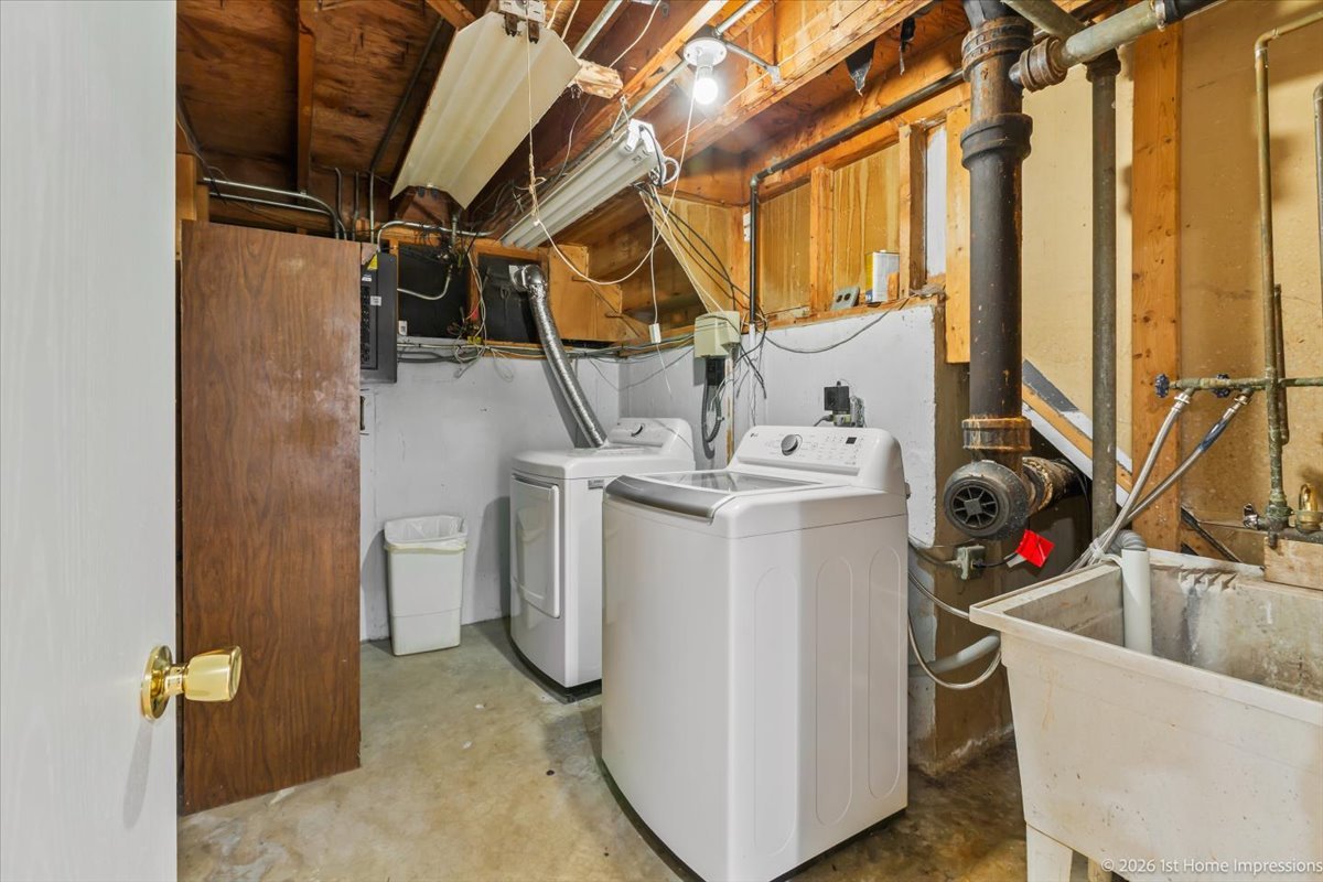 18847 May Avenue Property Photo 22