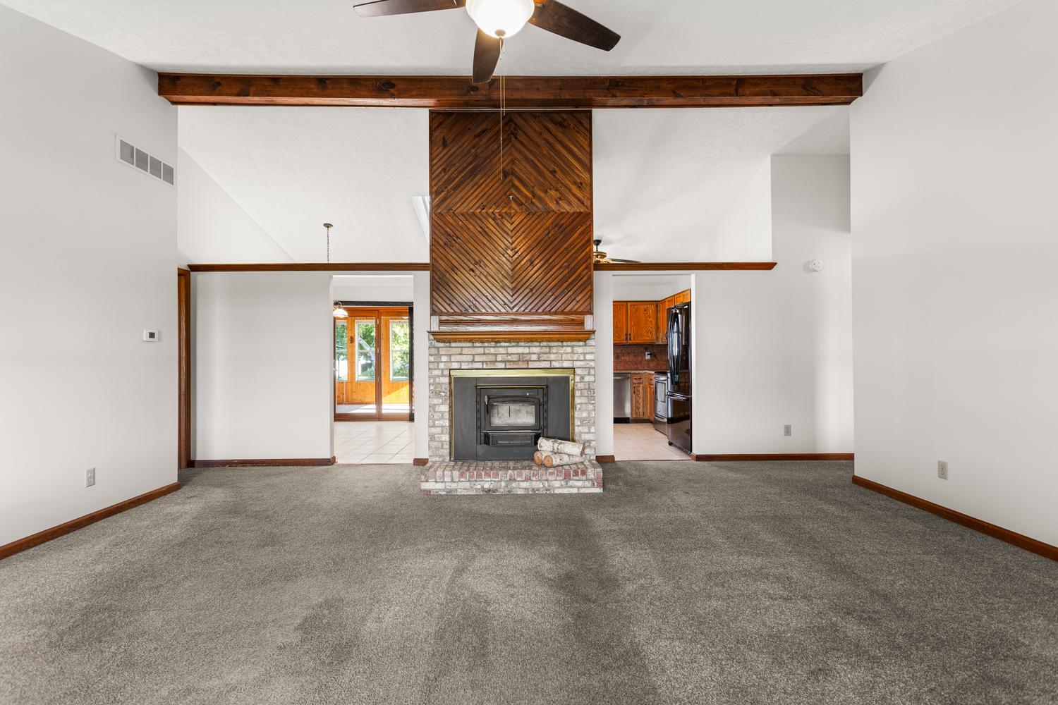 608 E Oaks Road Property Photo 6
