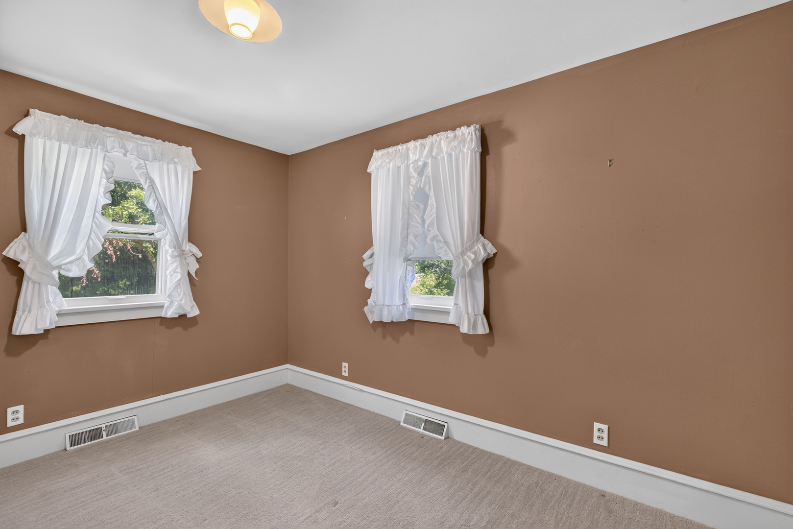 706 Fuller Avenue Property Photo 20