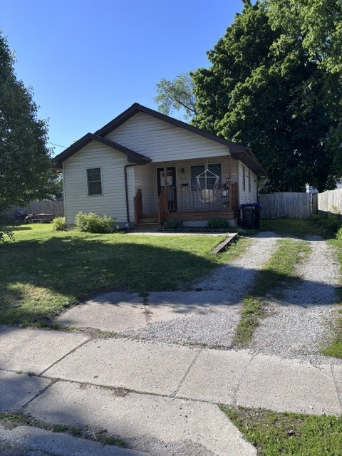 712 W Monroe Street Property Photo 1