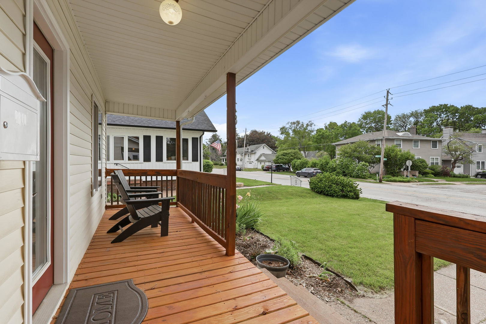 2810 Middle Road Property Photo 2