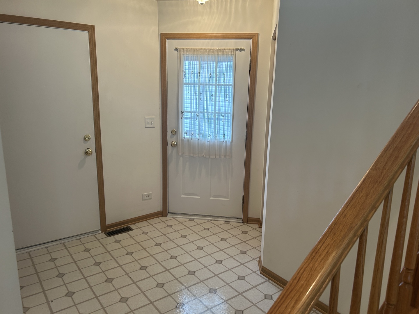 2482 Stoughton Circle Property Photo 2