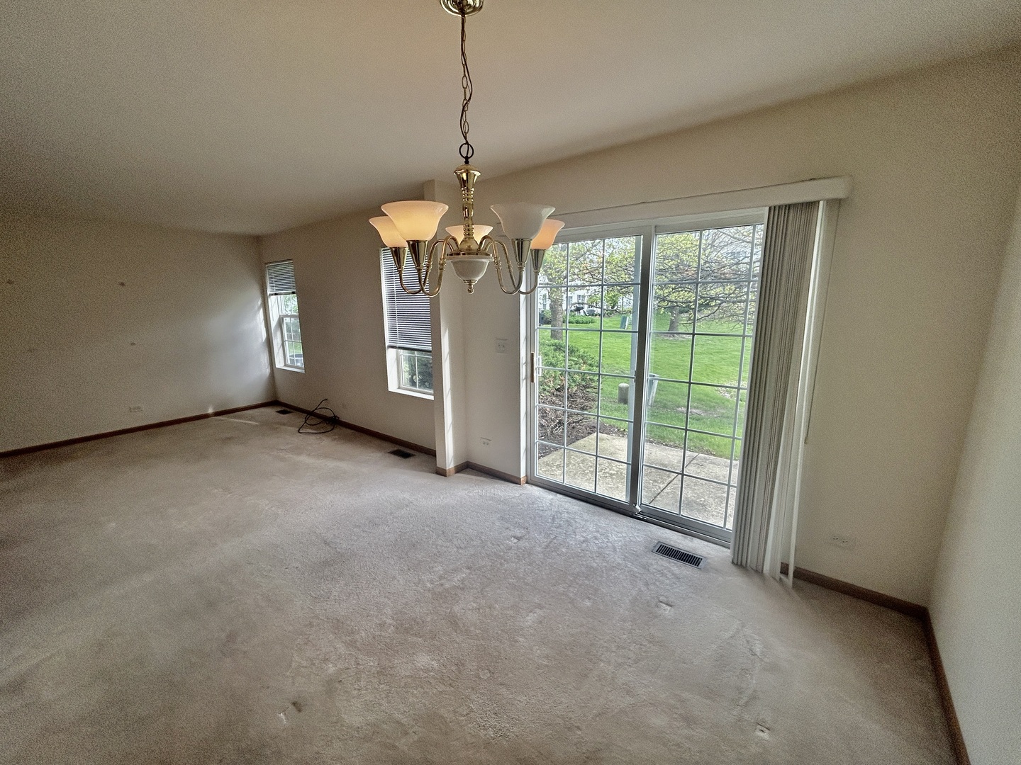 2482 Stoughton Circle Property Photo 4