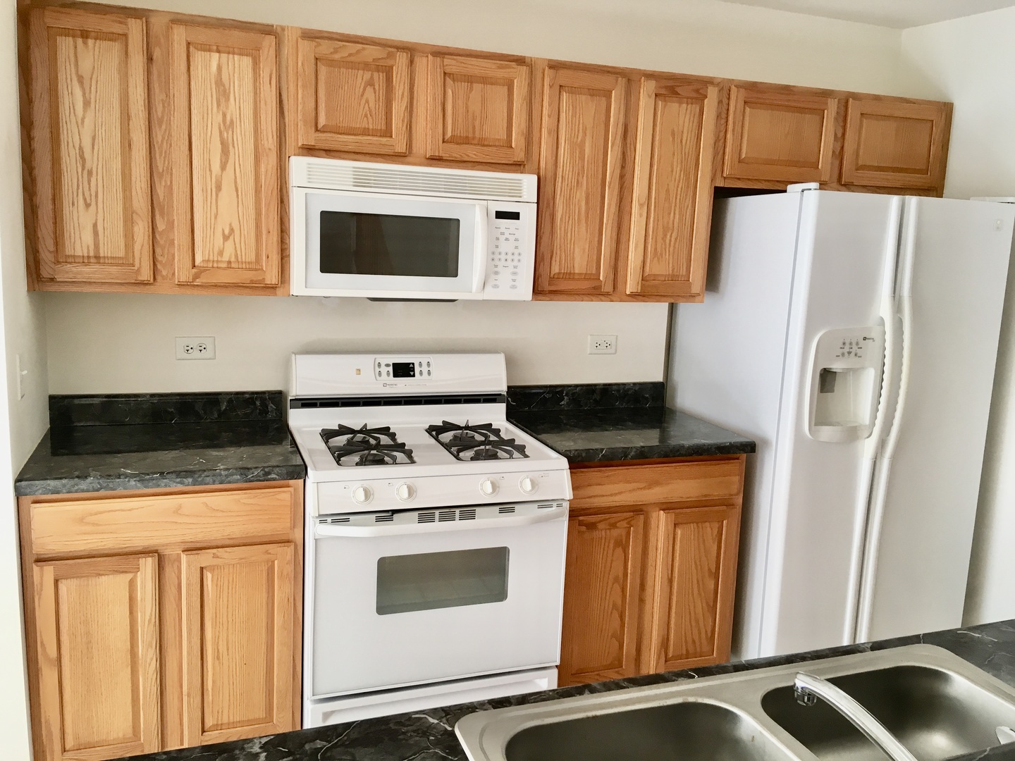 2482 Stoughton Circle Property Photo 5