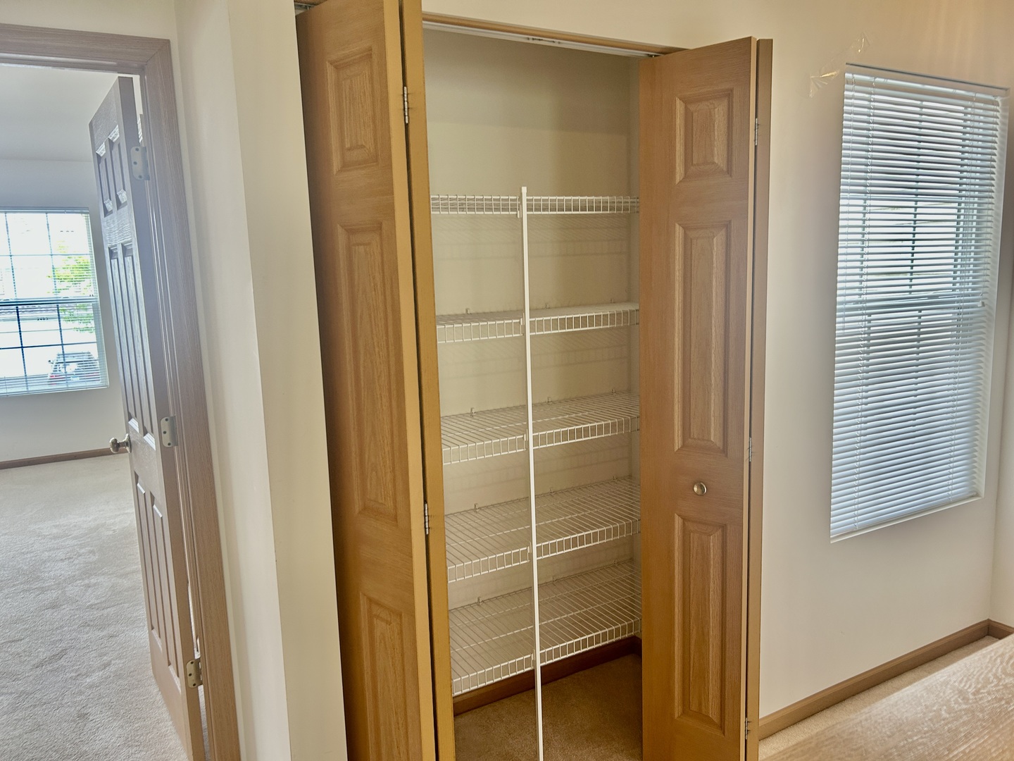 2482 Stoughton Circle Property Photo 17