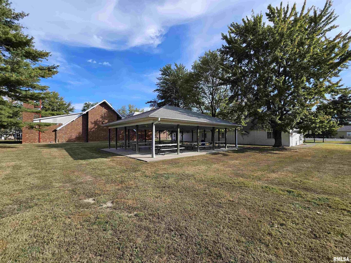 705 W Main Street Property Photo 9