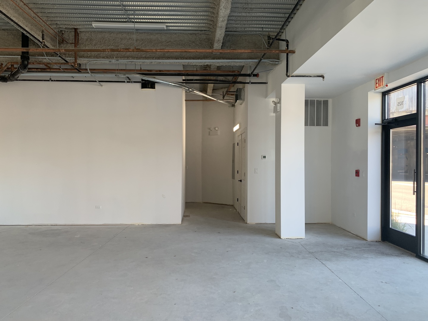 3925 N Pulaski Road Property Photo 4