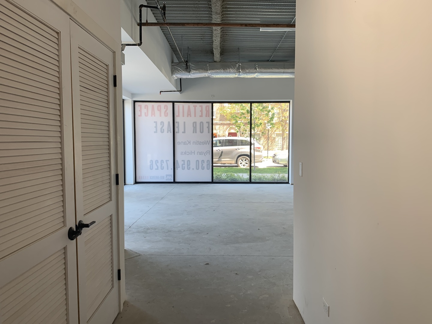 3925 N Pulaski Road Property Photo 6