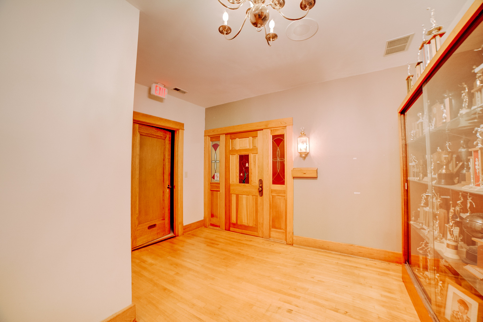 109 N Chestnut Street Property Photo 3